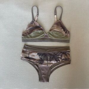 XiRENA Bra and Underwear Set